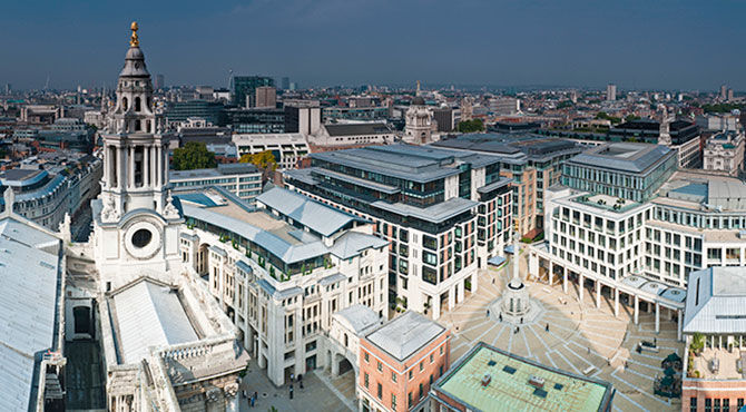 London stock exchange square, FTSE 100 CEOs average salary drops  by 17%