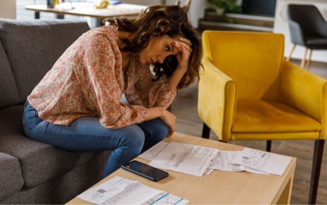 image-of-anxious-woman-bills