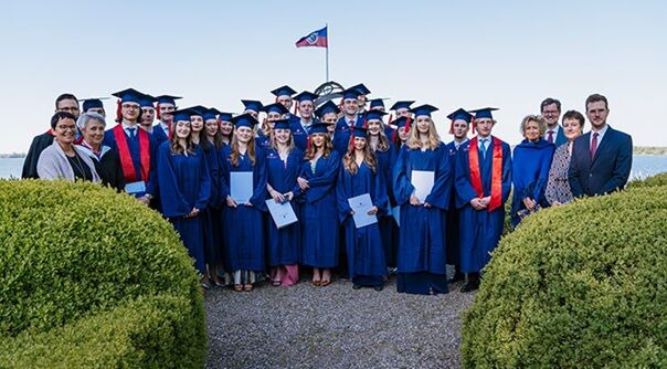 Louisenlund-graduation-group