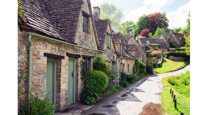 Quaint English houses illustrating an article about the Halifax Price Index