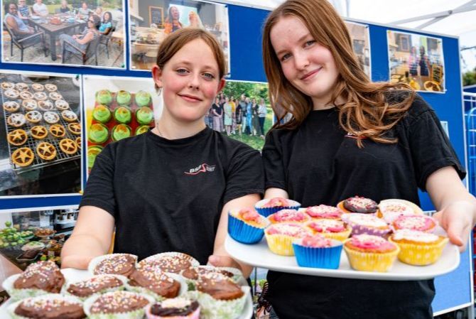 BSB-students-cakes