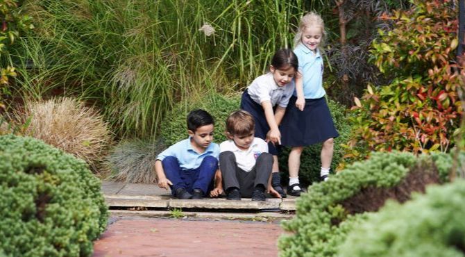 TASIS-England-early-years-children-outdoors